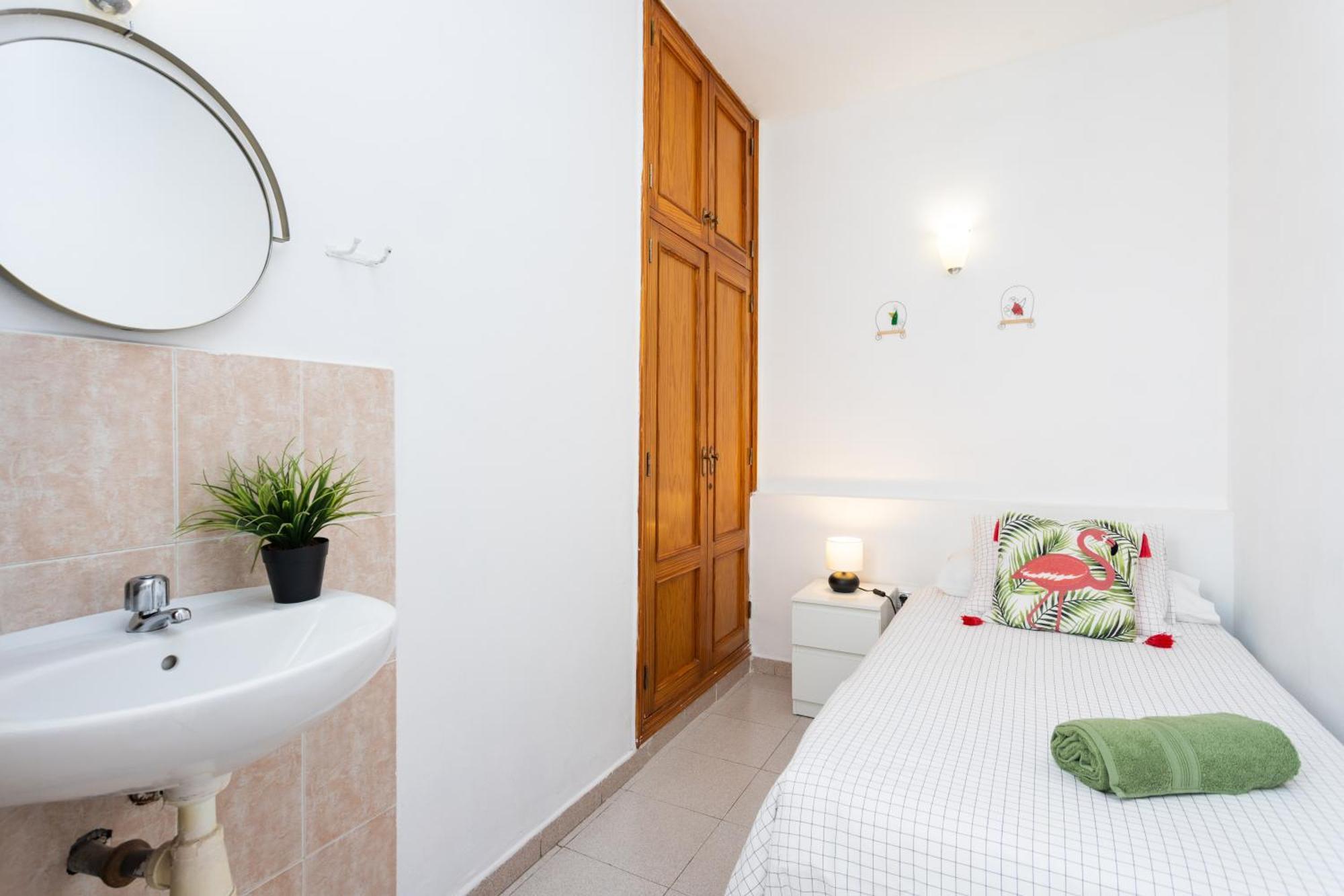 Habitación Individual con baño compartido